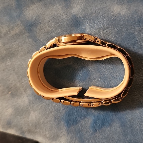 Coach silver ladies watch - Picture 12 of 13